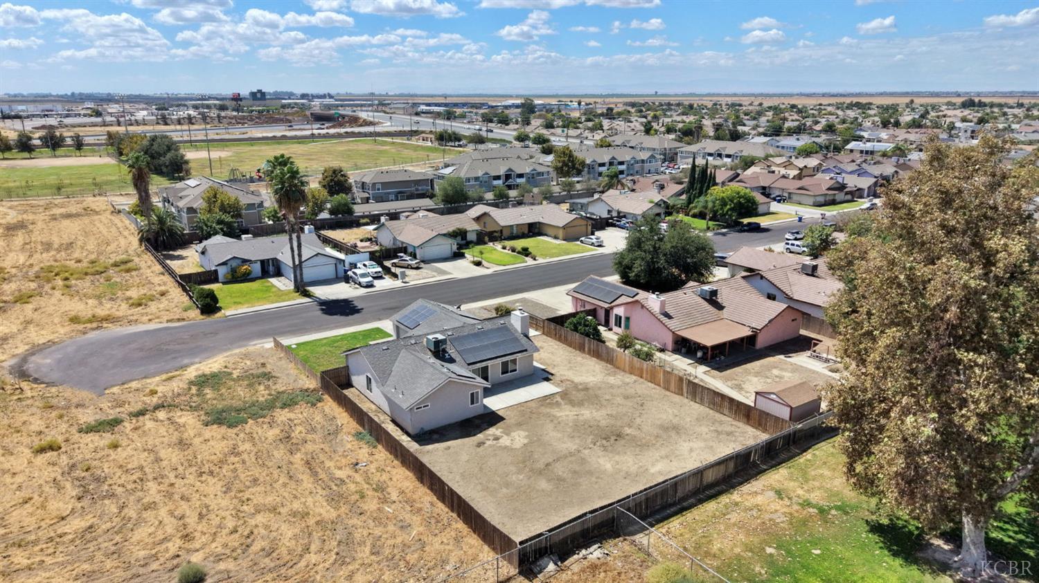 1050 Cherry Ln, Lemoore, CA 93245