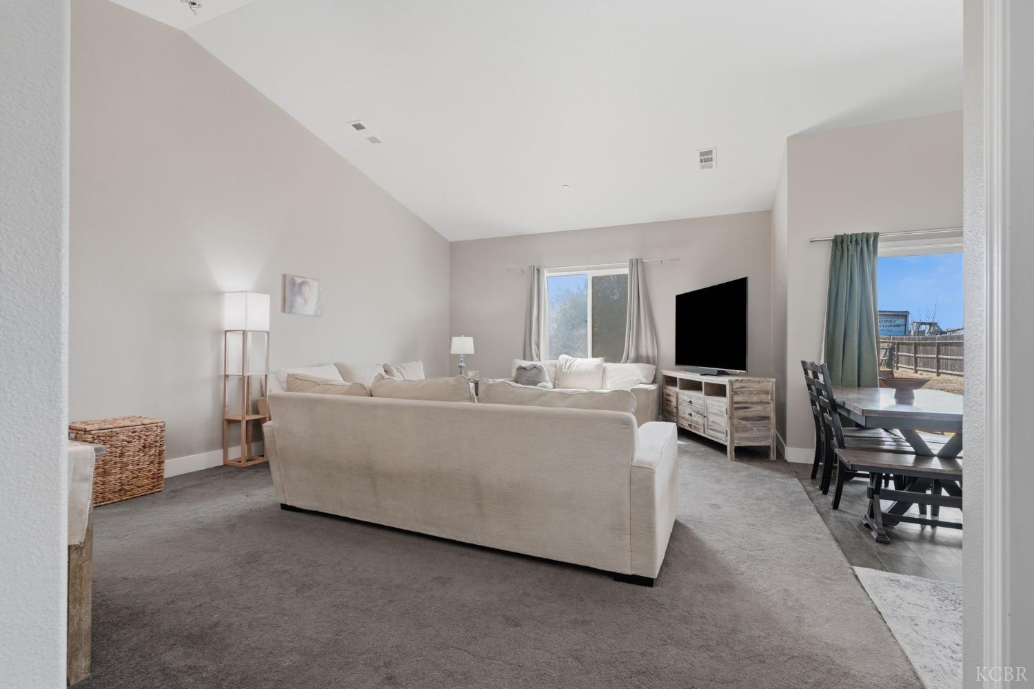 7373 Avenue 306, Goshen, CA 93291