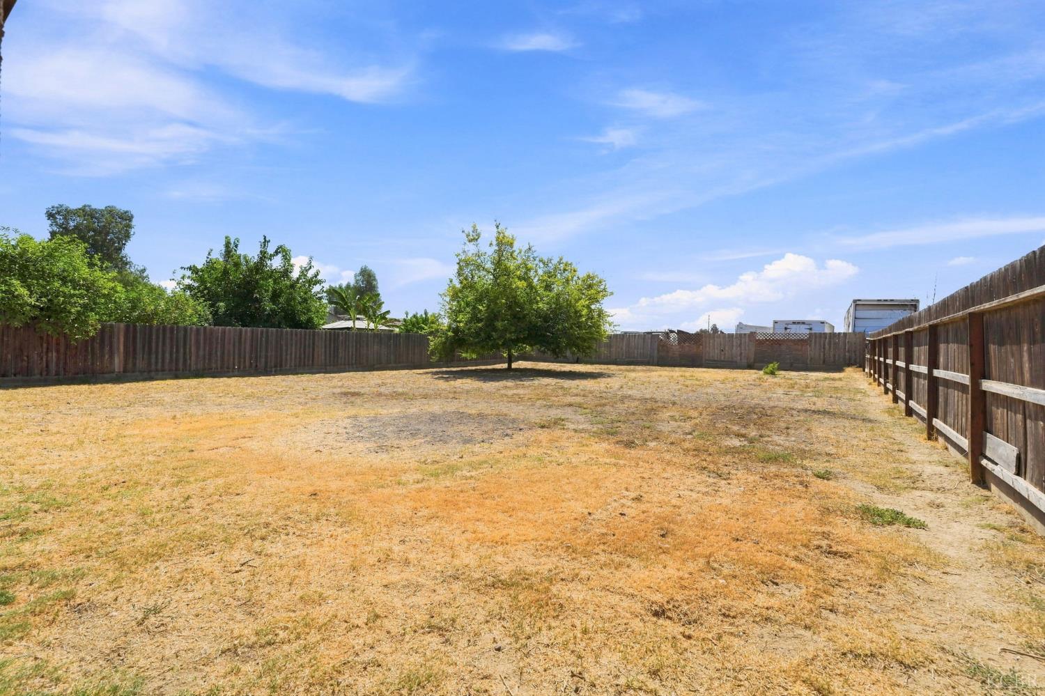 7373 Avenue 306, Goshen, CA 93291
