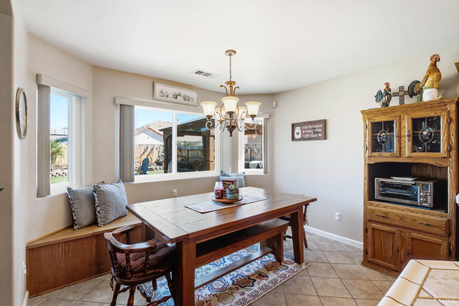 2108 Franklin Way, Hanford, CA 93230