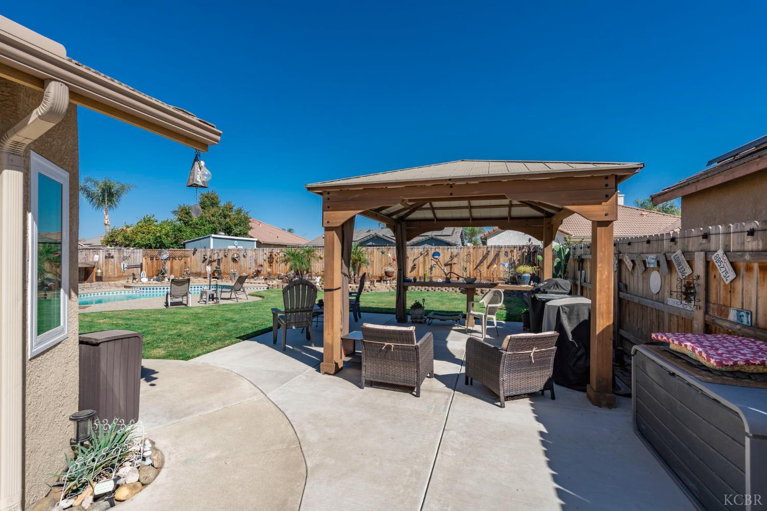 2108 Franklin Way, Hanford, CA 93230