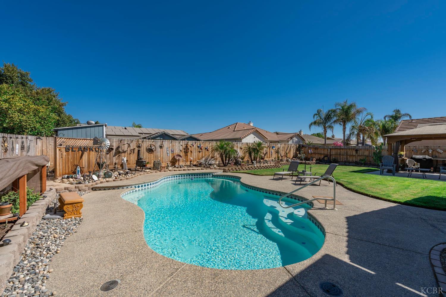 2108 Franklin Way, Hanford, CA 93230