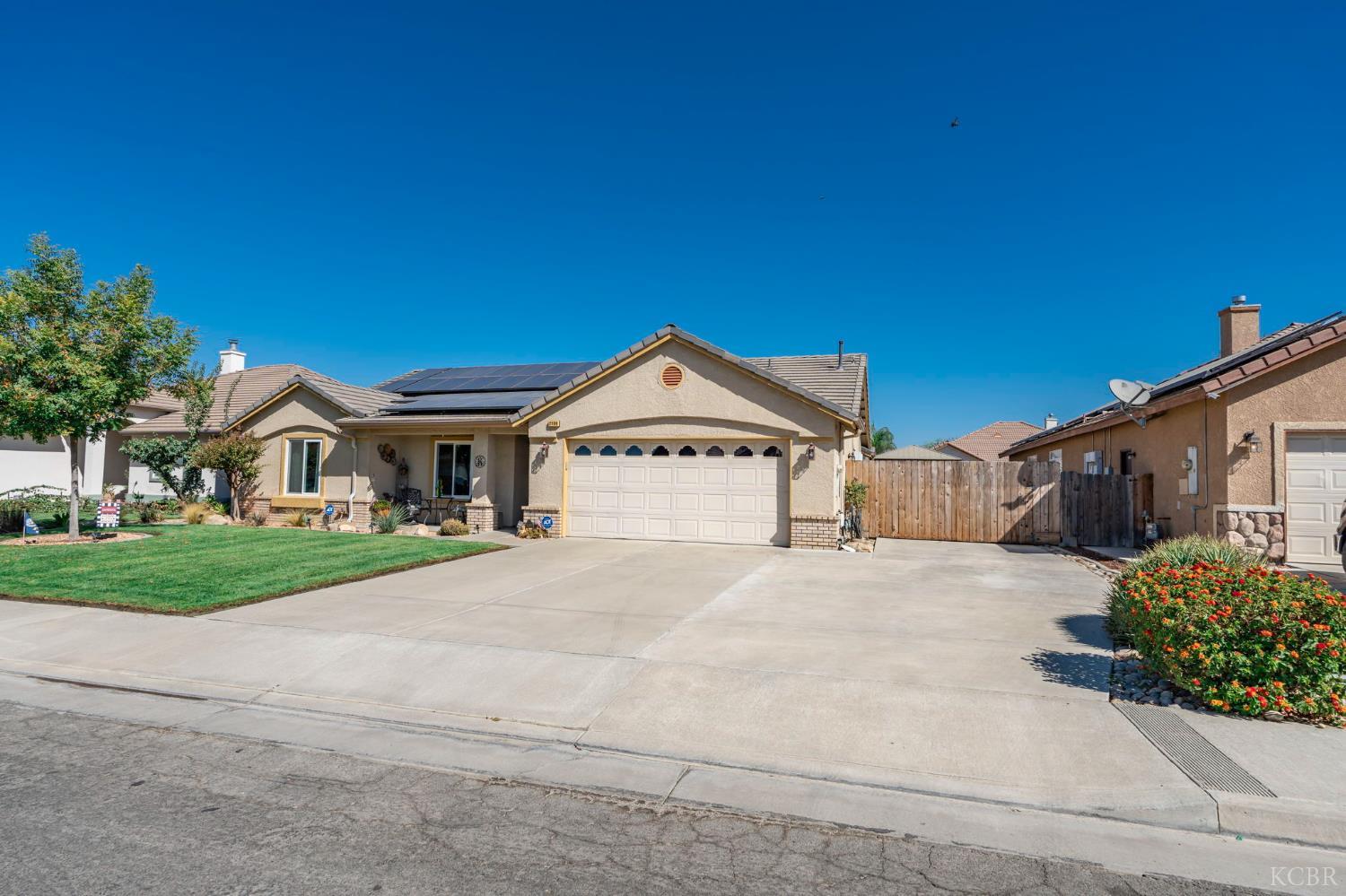 2108 Franklin Way, Hanford, CA 93230