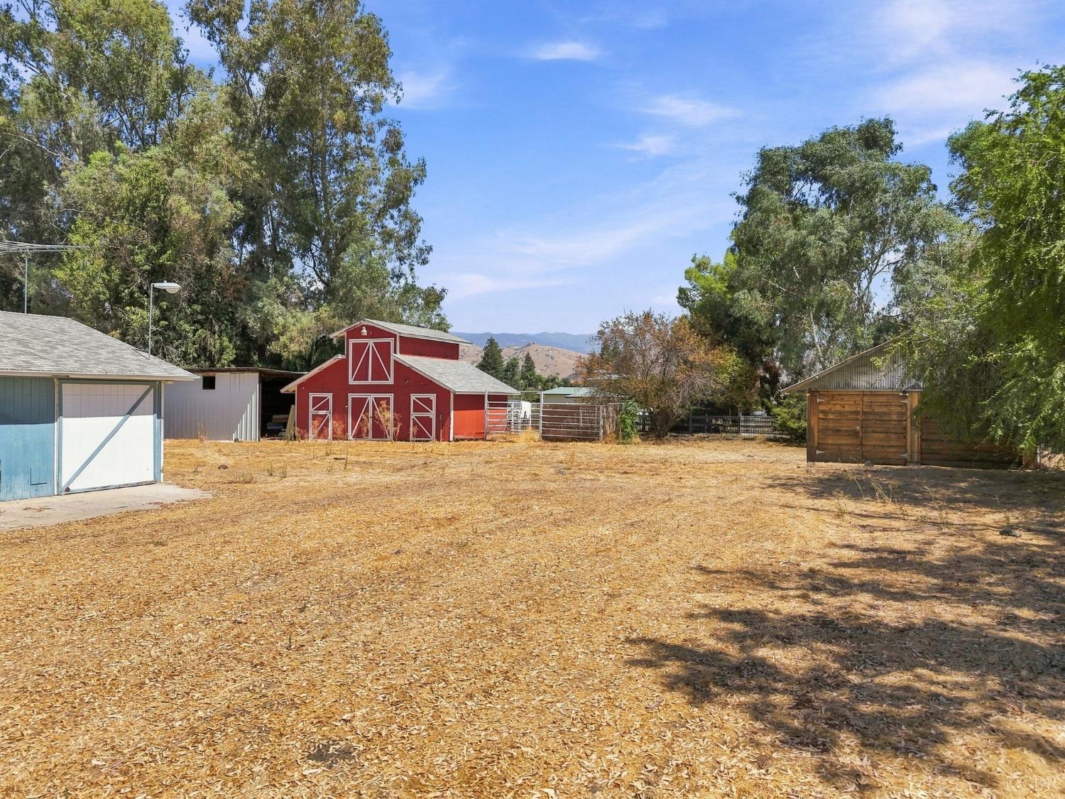 30764 Ave 176, Springville, CA 93265