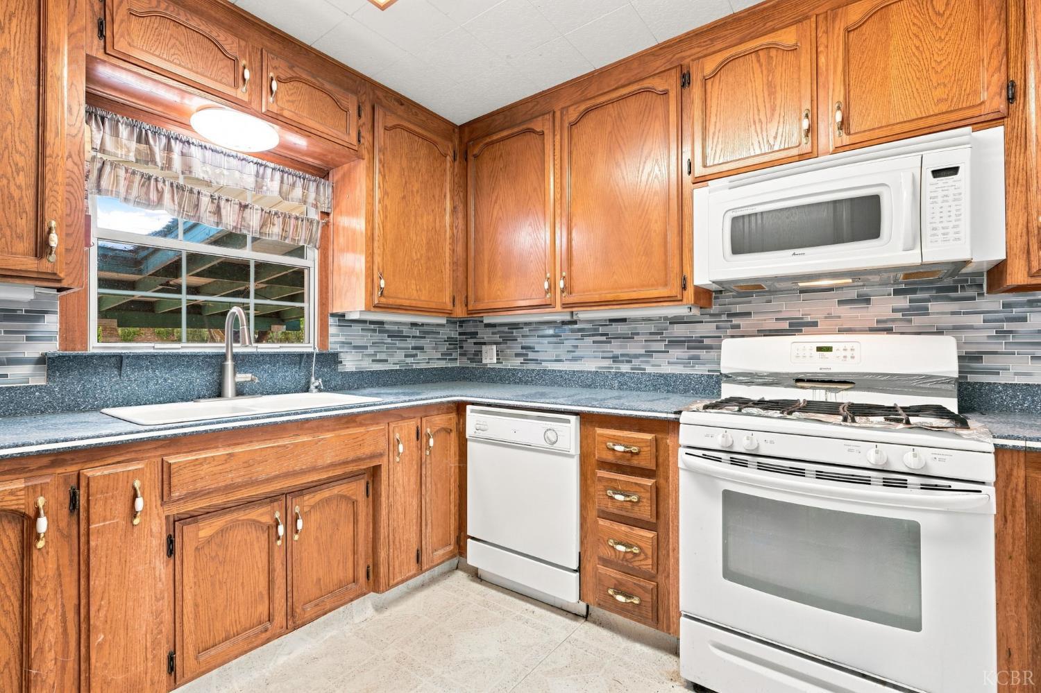 30764 Ave 176, Springville, CA 93265