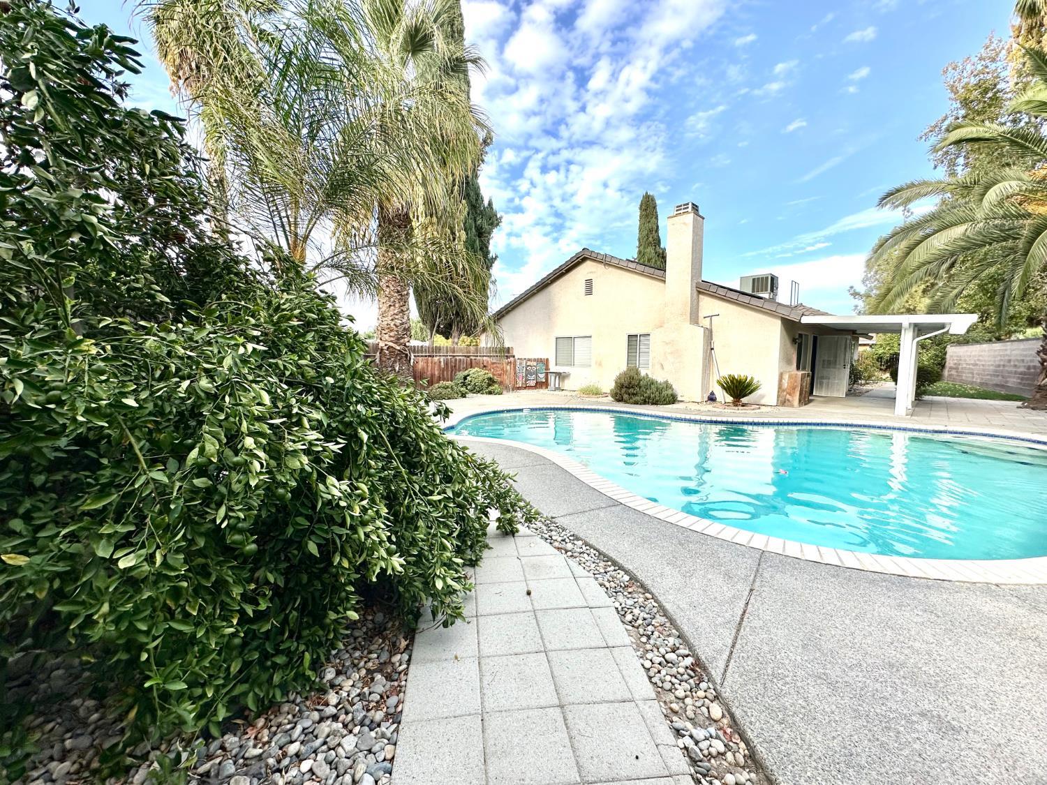 785 Heath Ct, Lemoore, CA 93245