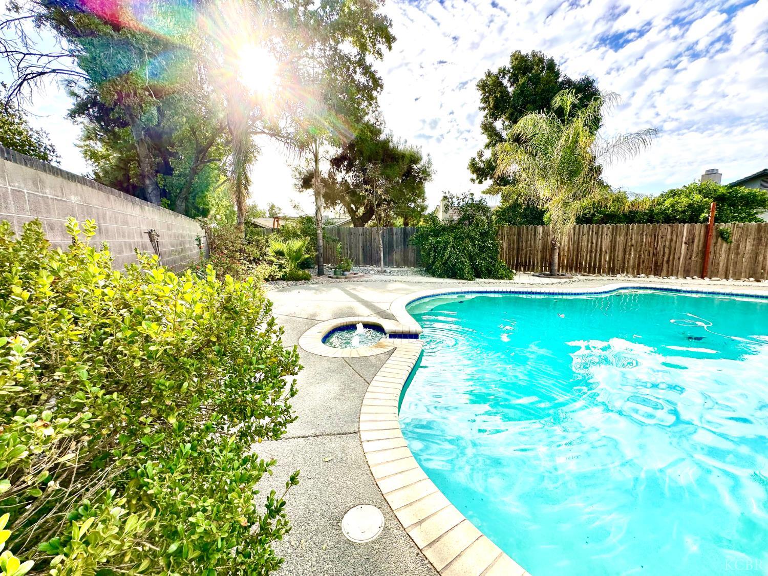 785 Heath Ct, Lemoore, CA 93245