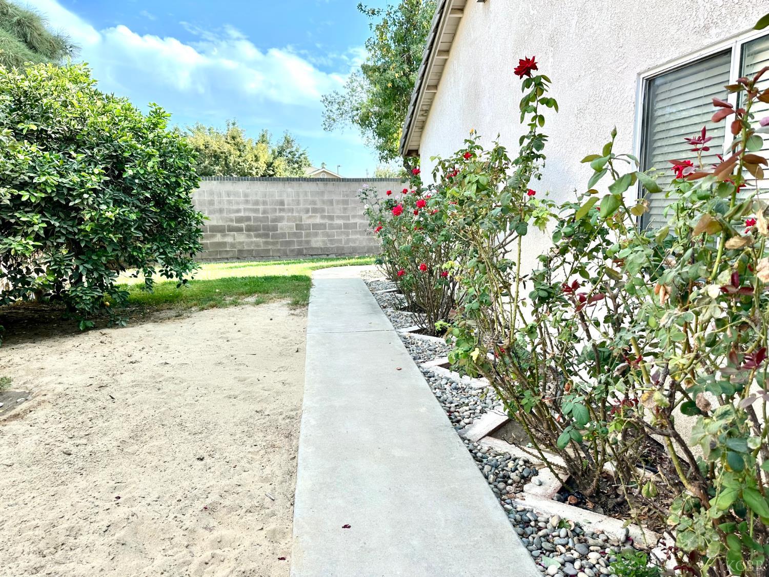 785 Heath Ct, Lemoore, CA 93245