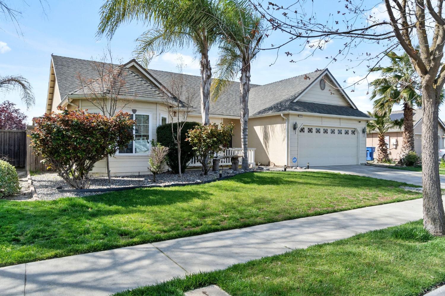 1113 Avalon Dr, Lemoore, CA 93245
