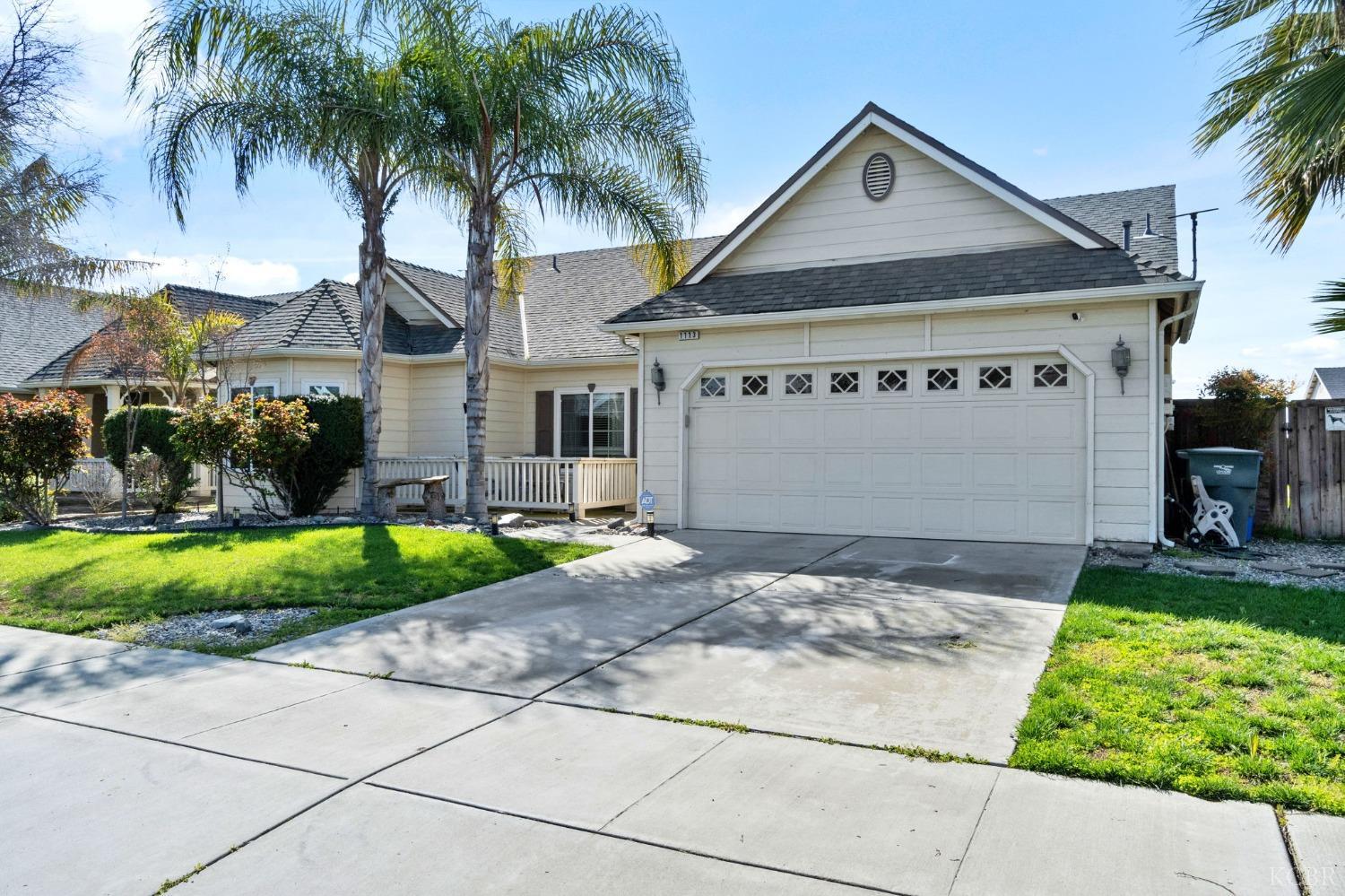 1113 Avalon Dr, Lemoore, CA 93245
