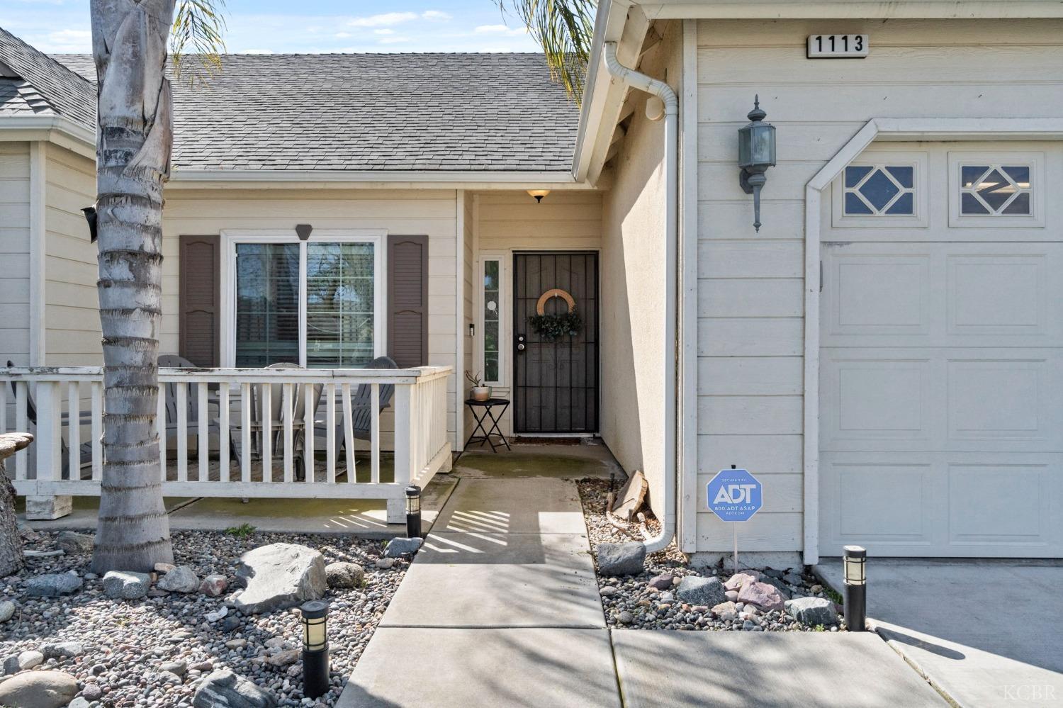 1113 Avalon Dr, Lemoore, CA 93245