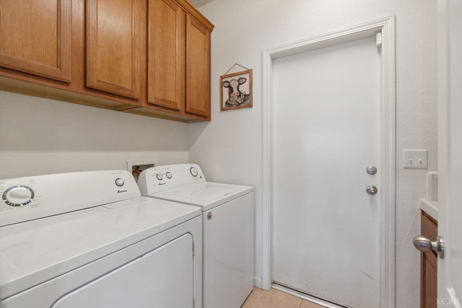 1113 Avalon Dr, Lemoore, CA 93245