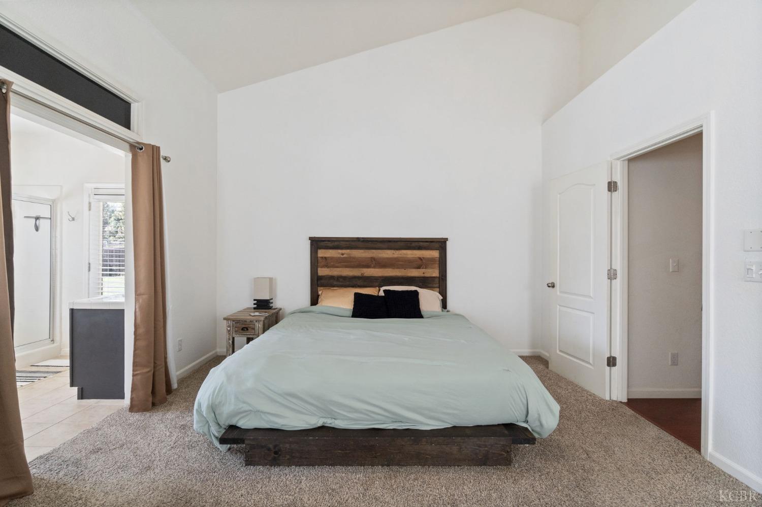 1113 Avalon Dr, Lemoore, CA 93245