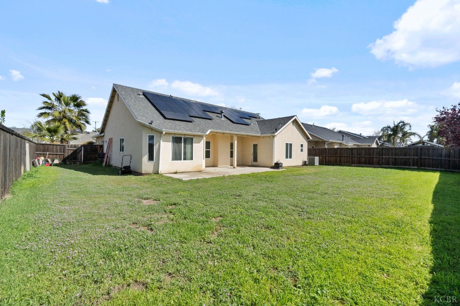 1113 Avalon Dr, Lemoore, CA 93245