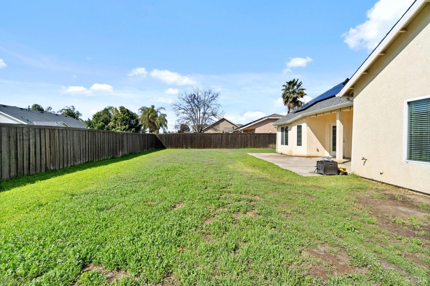 1113 Avalon Dr, Lemoore, CA 93245