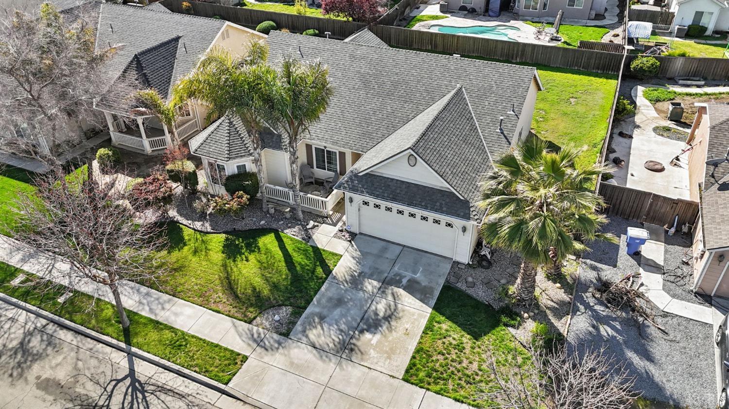 1113 Avalon Dr, Lemoore, CA 93245