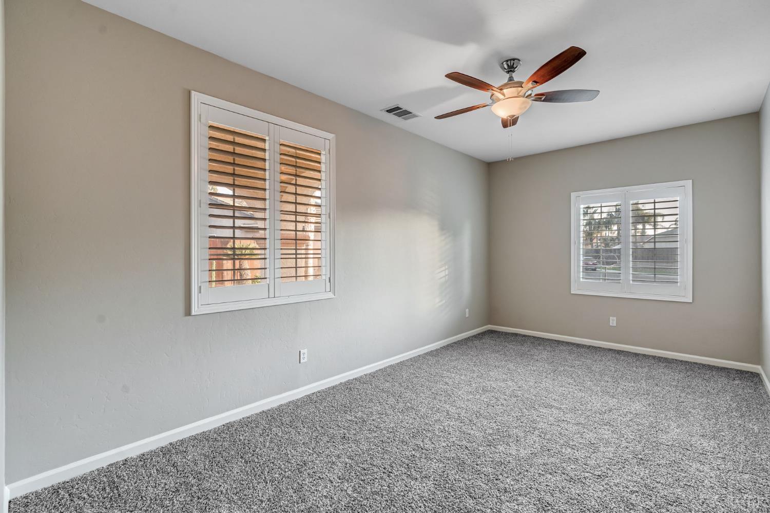 2097 N Zinfandel Dr, Hanford, CA 93230