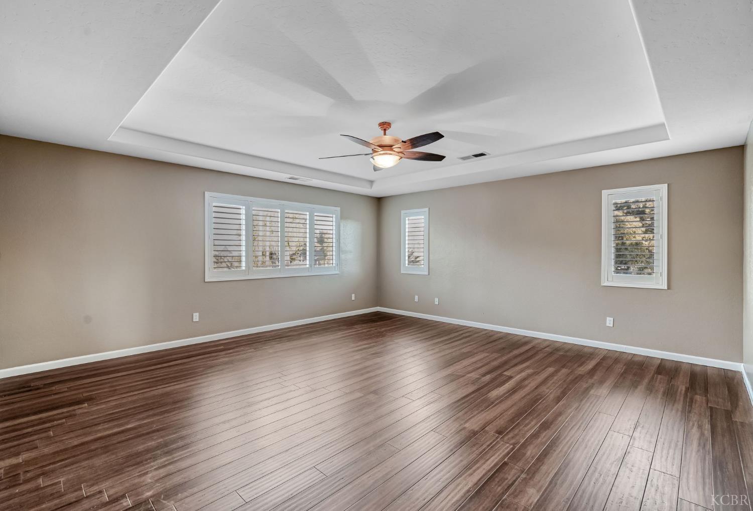 2097 N Zinfandel Dr, Hanford, CA 93230