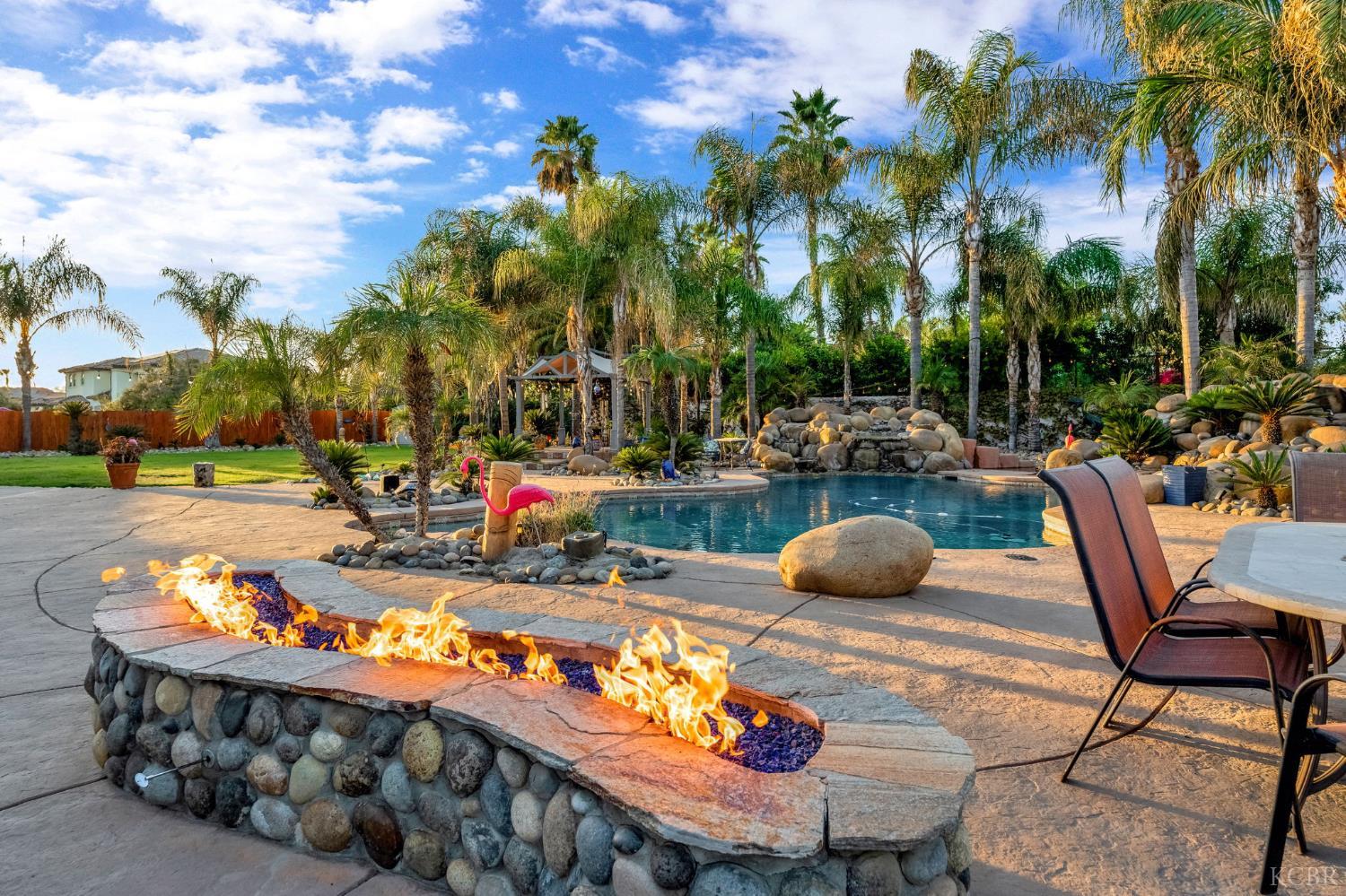 2097 N Zinfandel Dr, Hanford, CA 93230