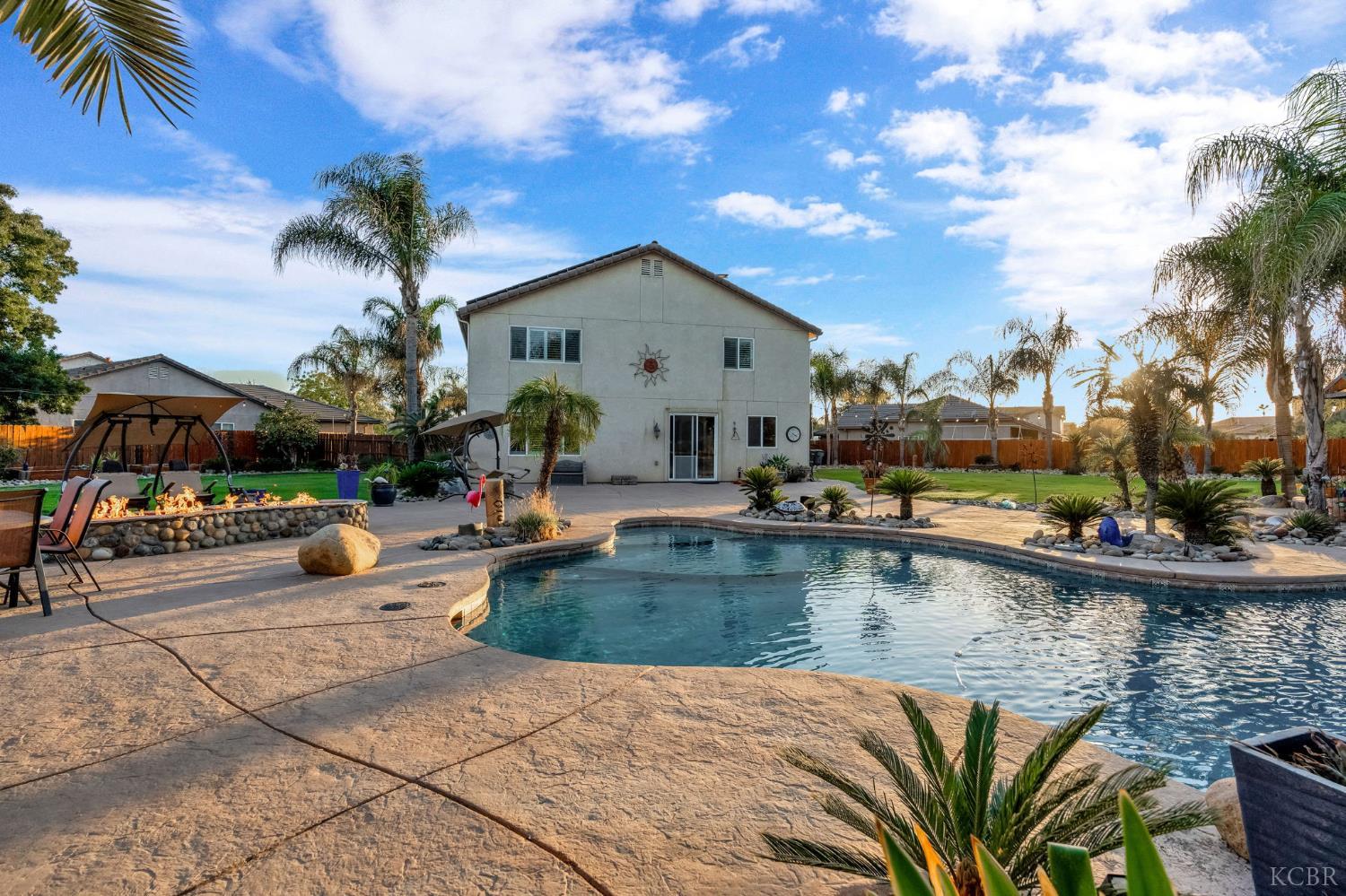 2097 N Zinfandel Dr, Hanford, CA 93230