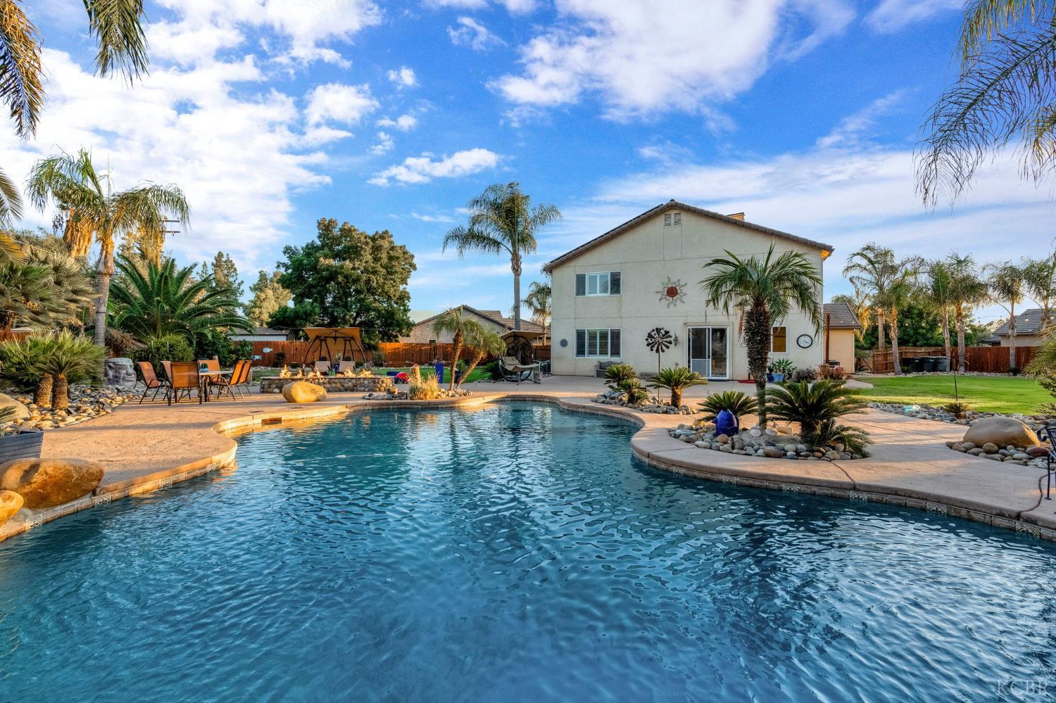 2097 N Zinfandel Dr, Hanford, CA 93230