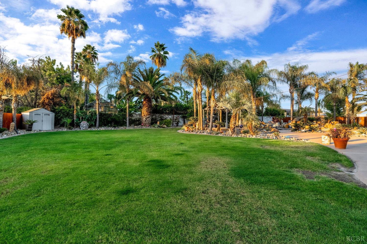 2097 N Zinfandel Dr, Hanford, CA 93230