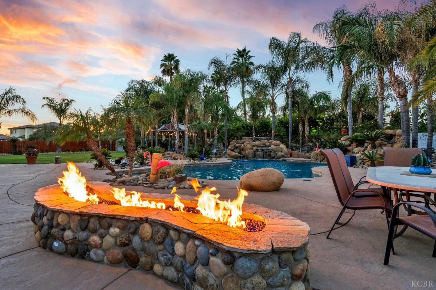 2097 N Zinfandel Dr, Hanford, CA 93230