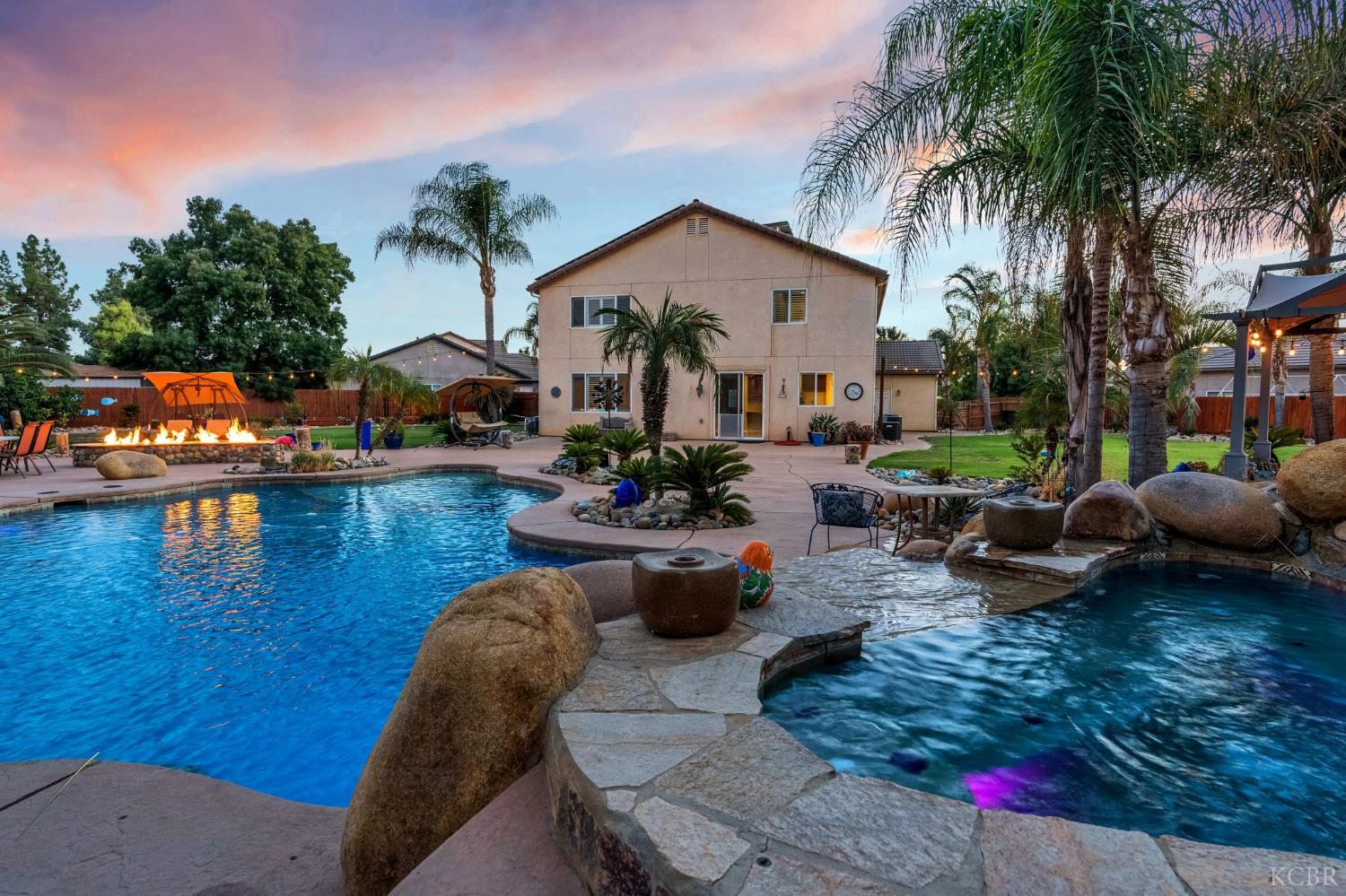 2097 N Zinfandel Dr, Hanford, CA 93230