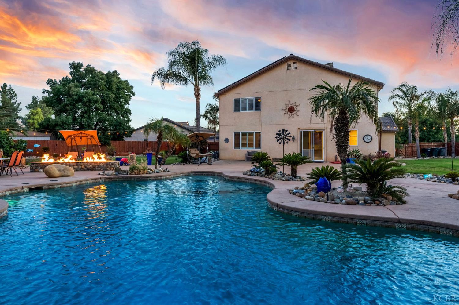 2097 N Zinfandel Dr, Hanford, CA 93230