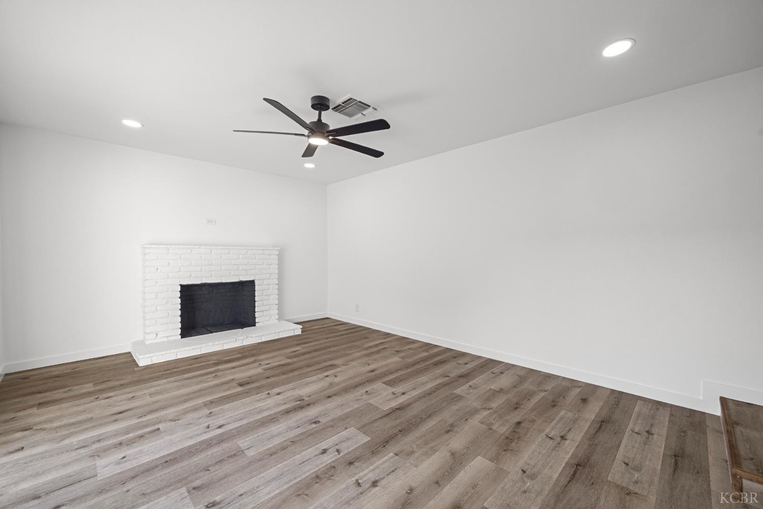 1075 Cypress Ln, Lemoore, CA 93245