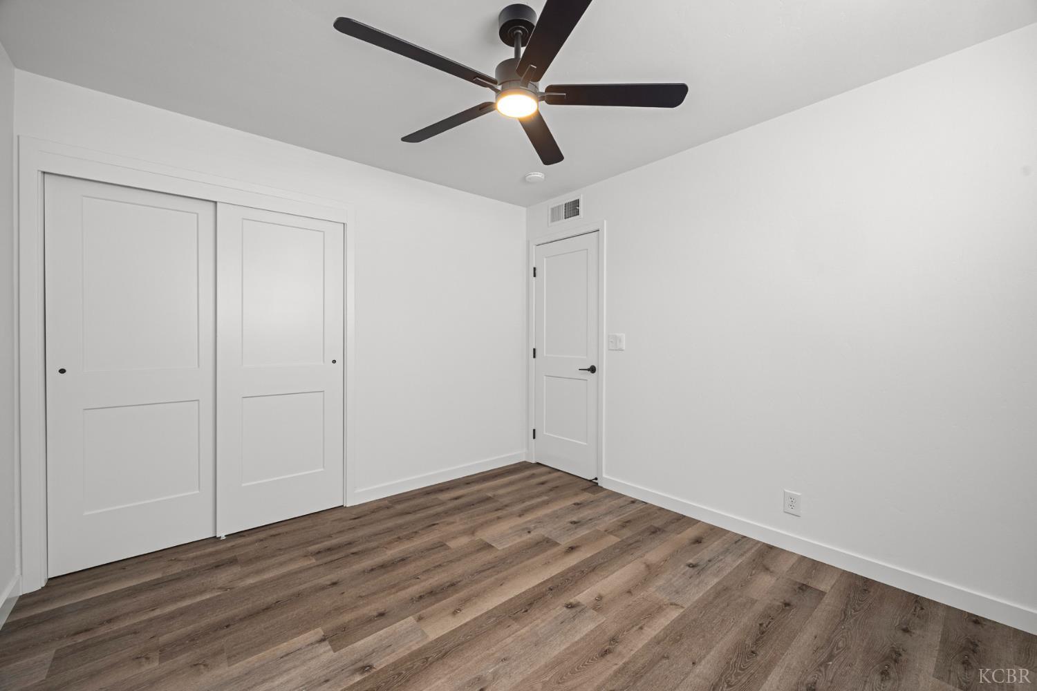 1075 Cypress Ln, Lemoore, CA 93245