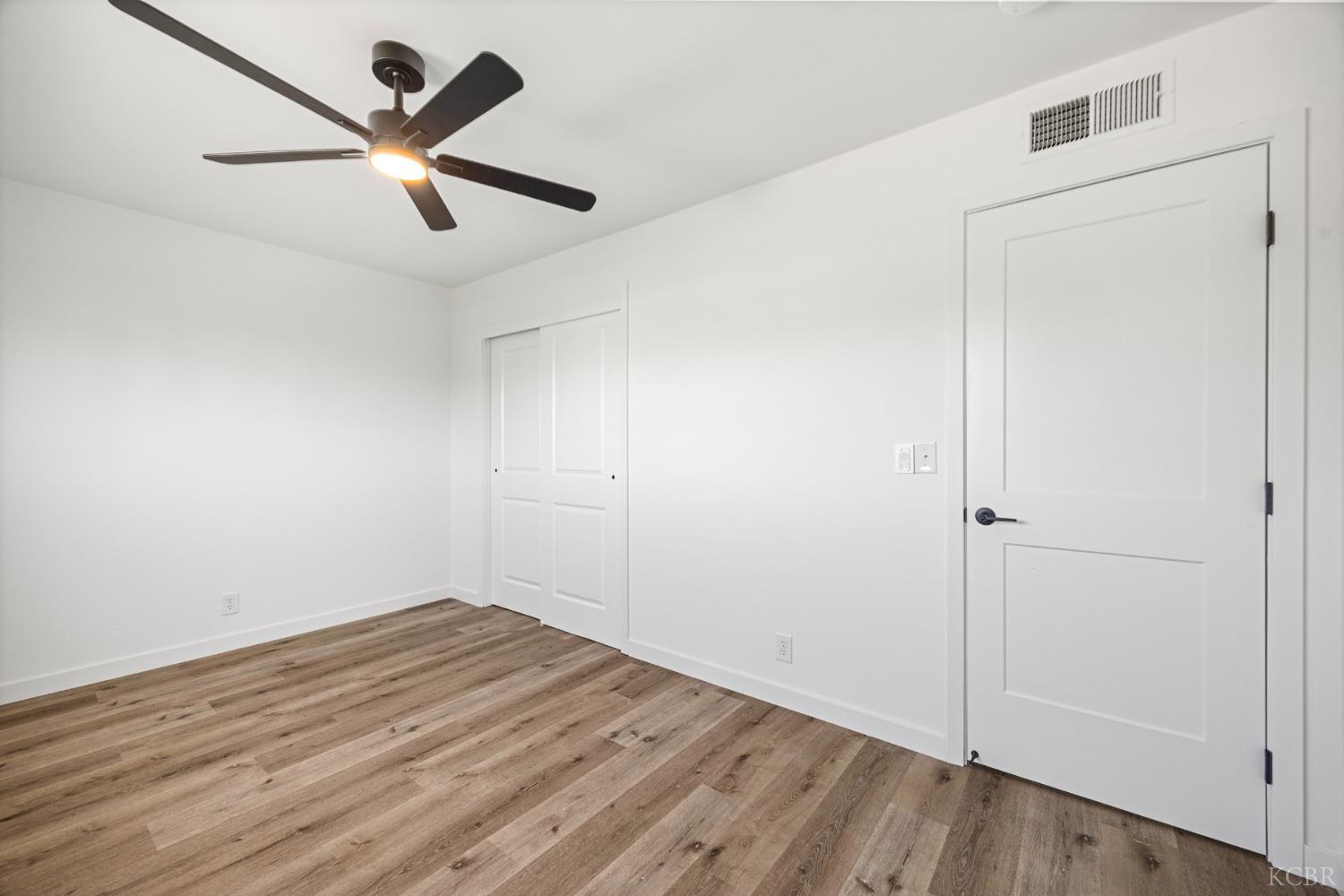 1075 Cypress Ln, Lemoore, CA 93245