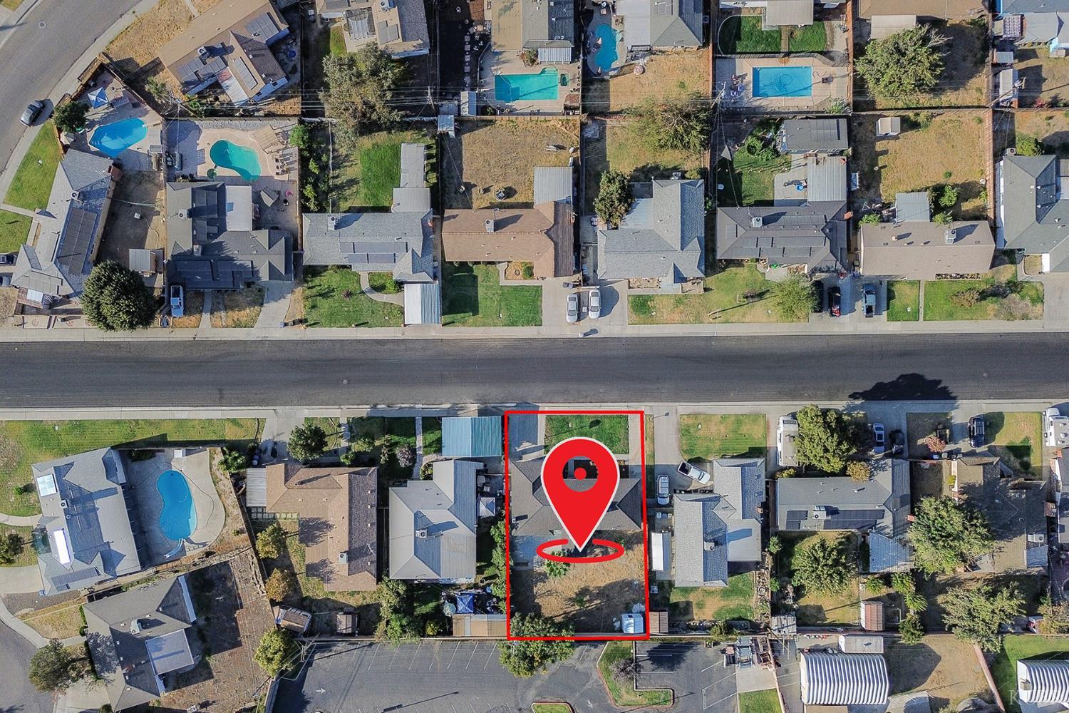 1075 Cypress Ln, Lemoore, CA 93245