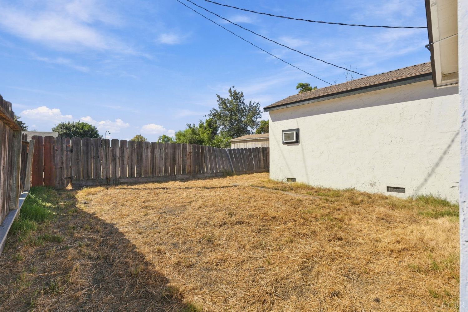 405 Neville St, Hanford, CA 93230