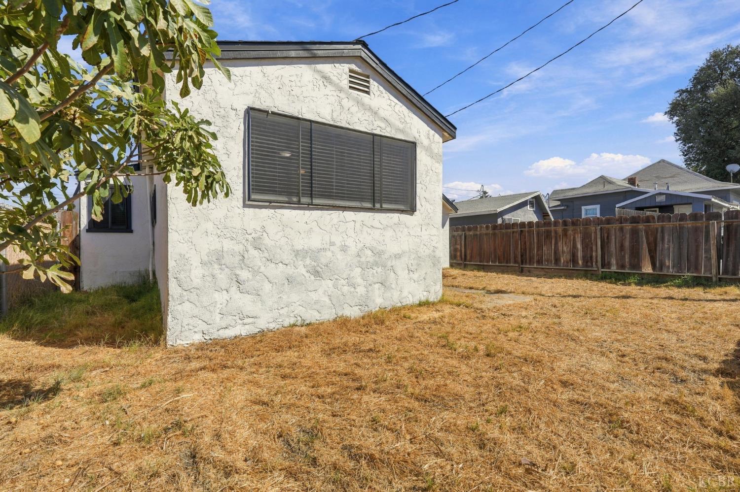 405 Neville St, Hanford, CA 93230
