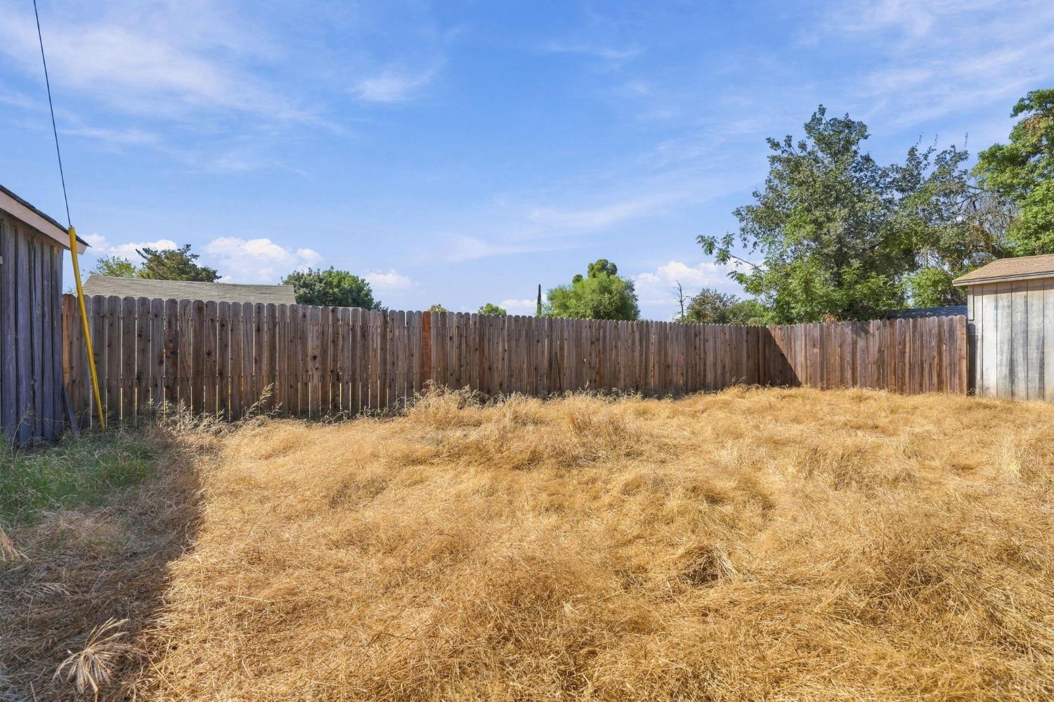 405 Neville St, Hanford, CA 93230