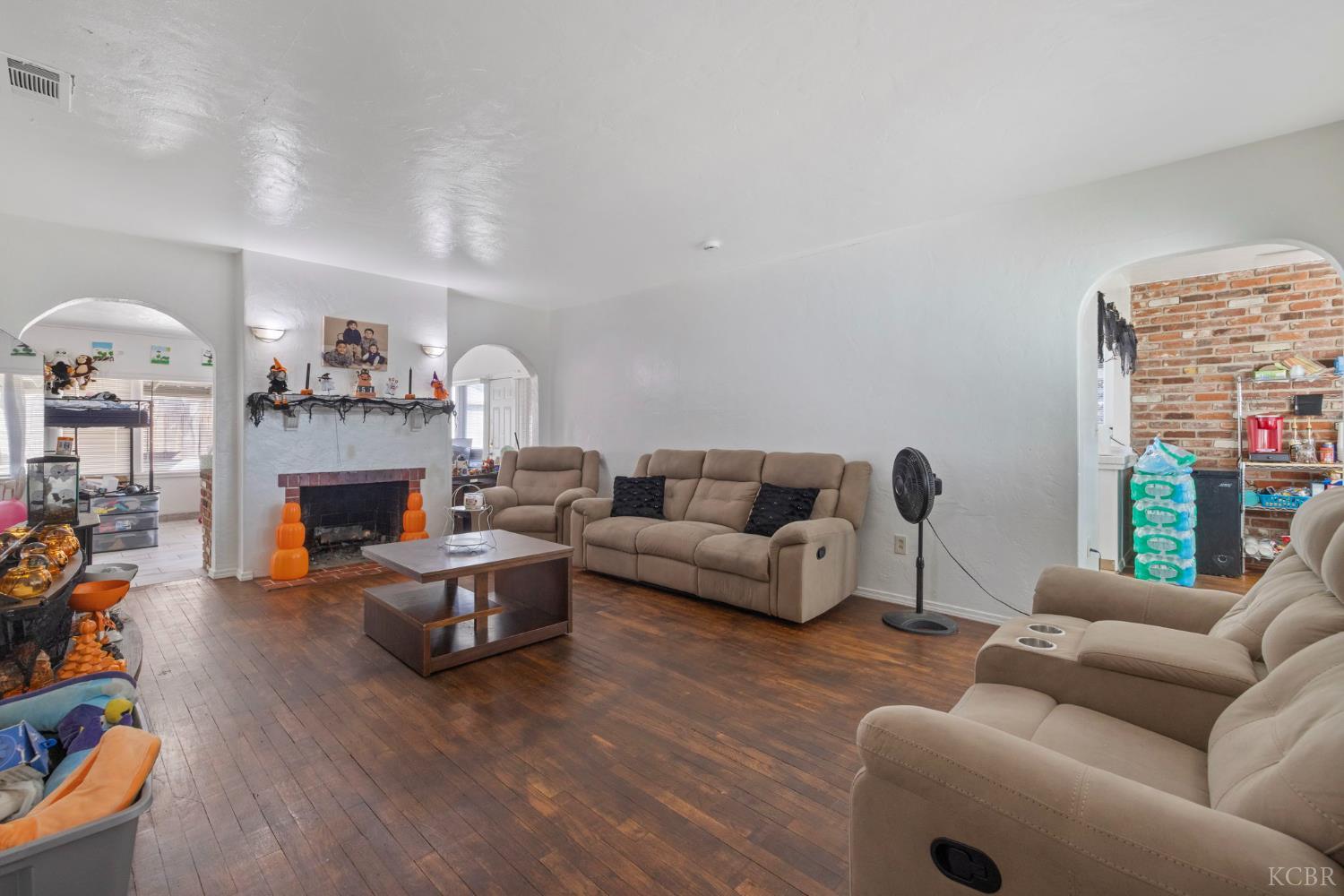 329 E Fedora Ave, Fresno, CA 93704