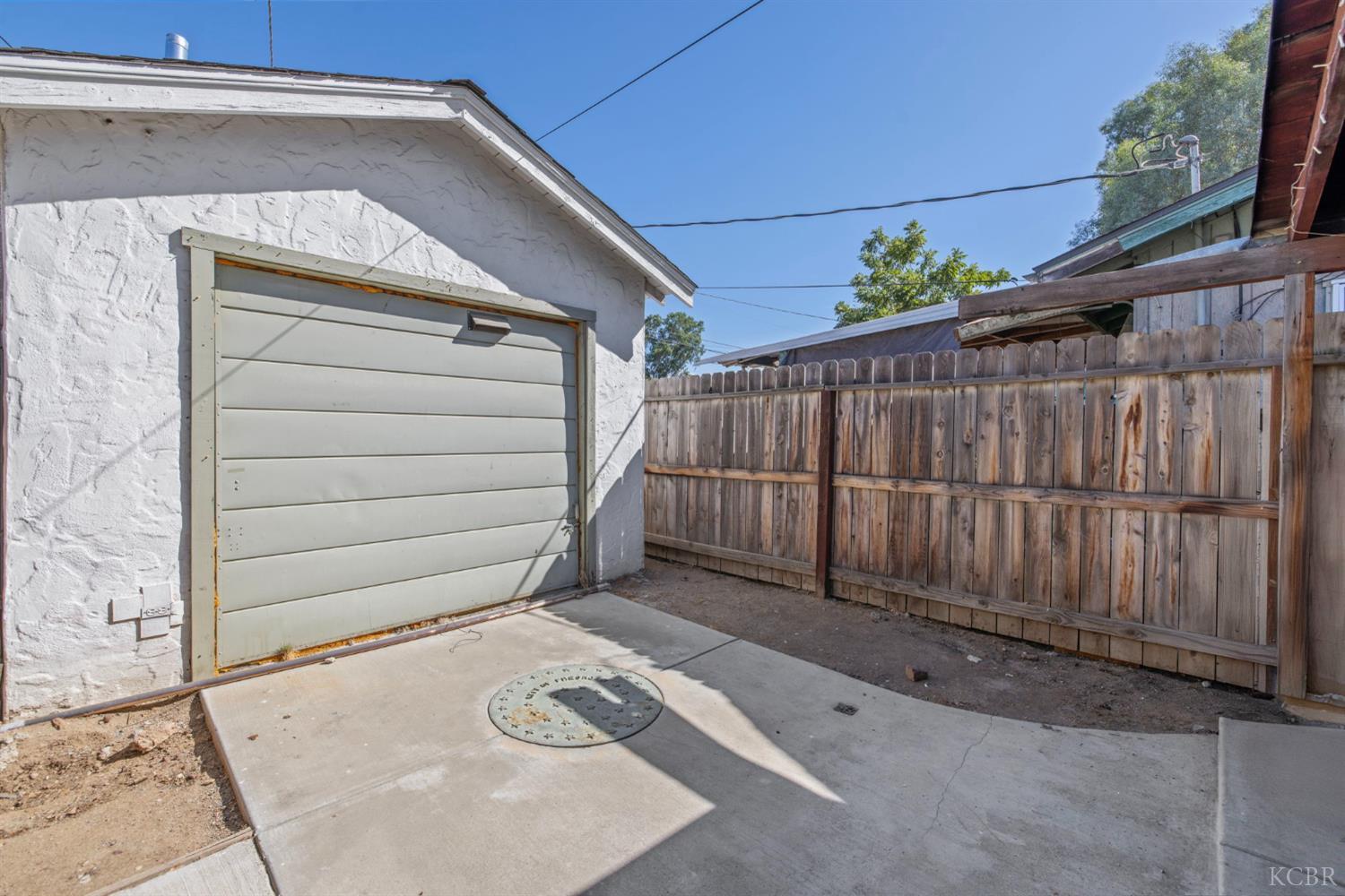 329 E Fedora Ave, Fresno, CA 93704