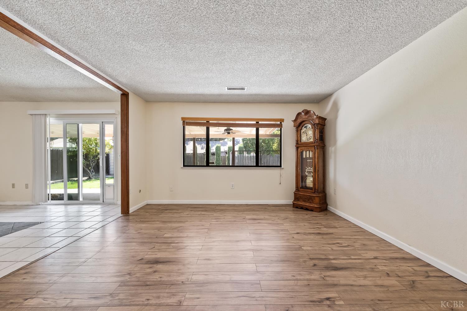 1065 Ross Way, Hanford, CA 93230