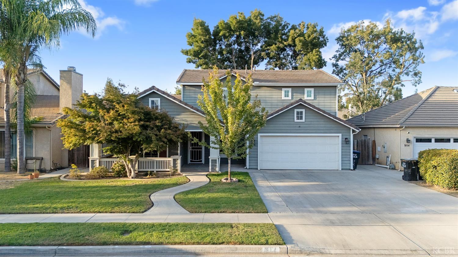 914 W Russell Ave, Visalia, CA 93277