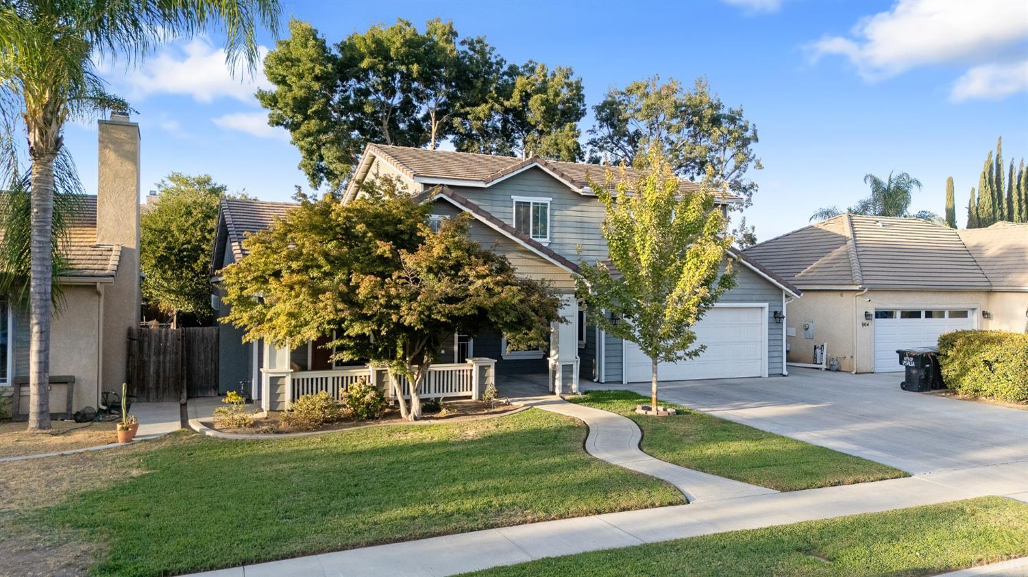 914 W Russell Ave, Visalia, CA 93277
