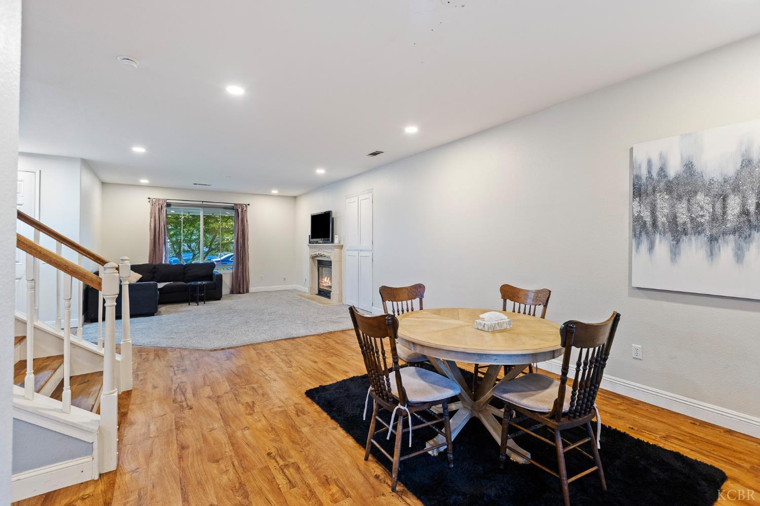 914 W Russell Ave, Visalia, CA 93277
