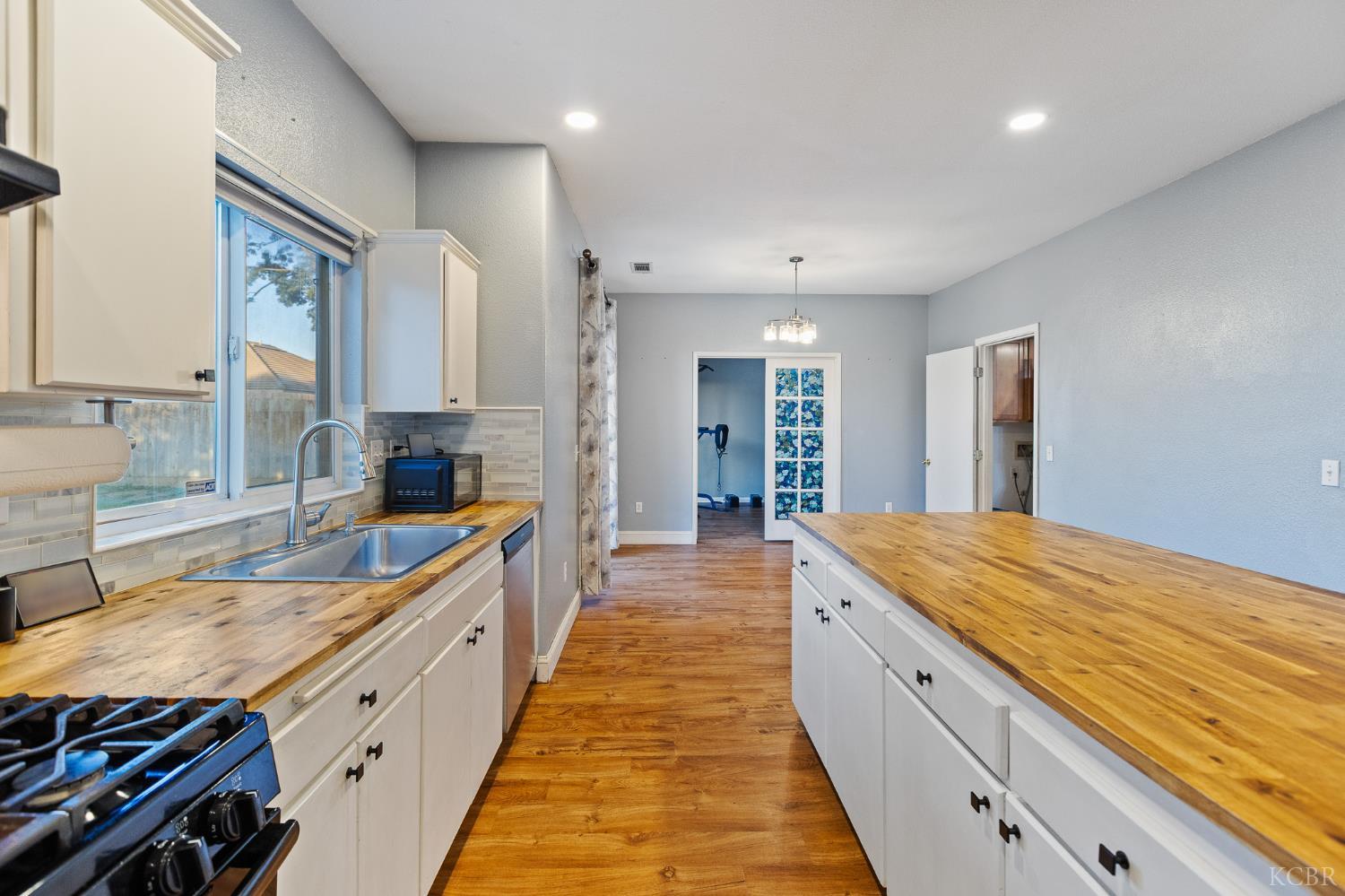 914 W Russell Ave, Visalia, CA 93277