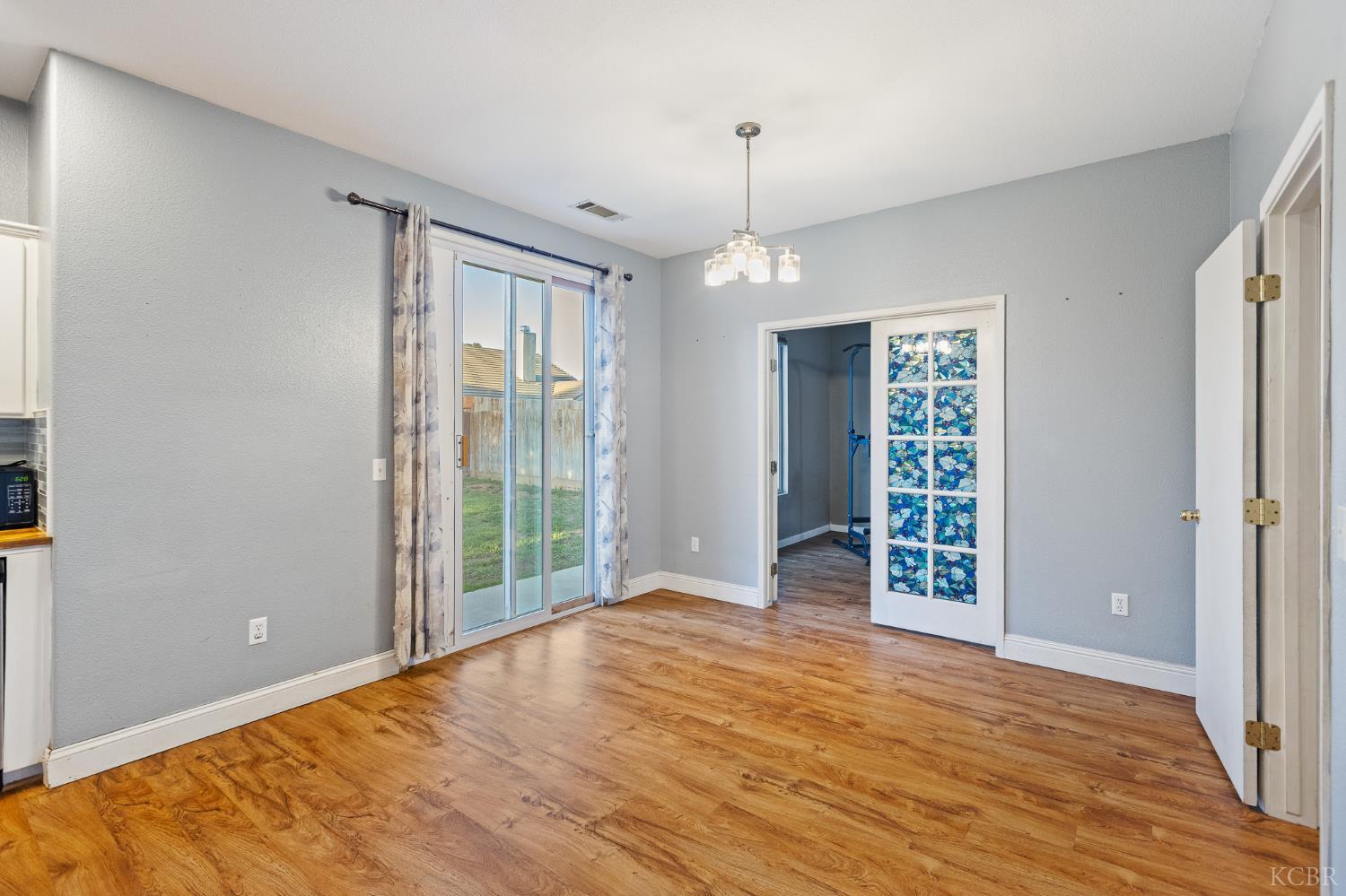 914 W Russell Ave, Visalia, CA 93277