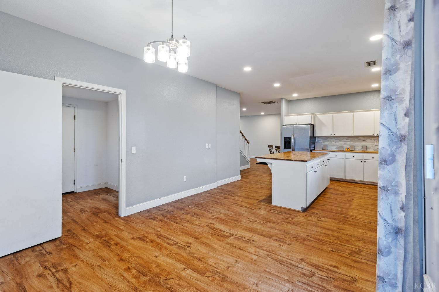 914 W Russell Ave, Visalia, CA 93277