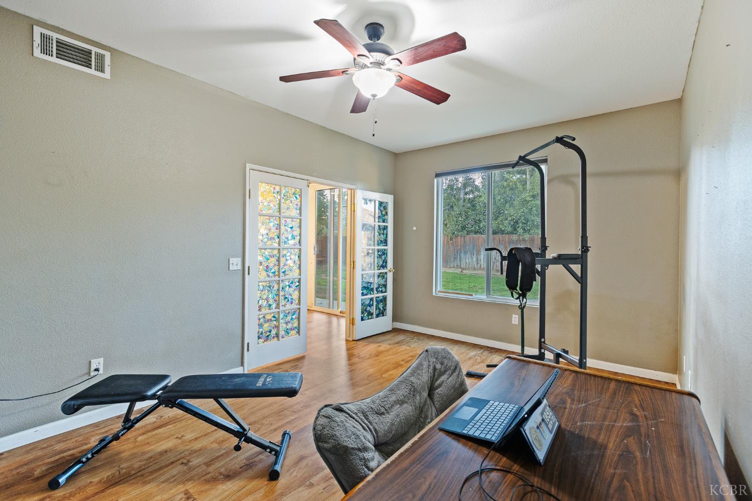 914 W Russell Ave, Visalia, CA 93277
