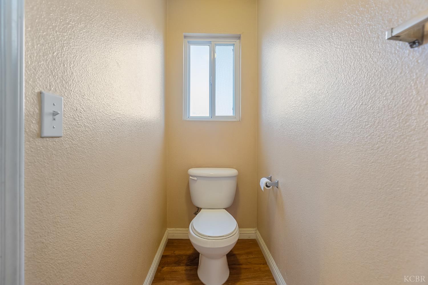 914 W Russell Ave, Visalia, CA 93277
