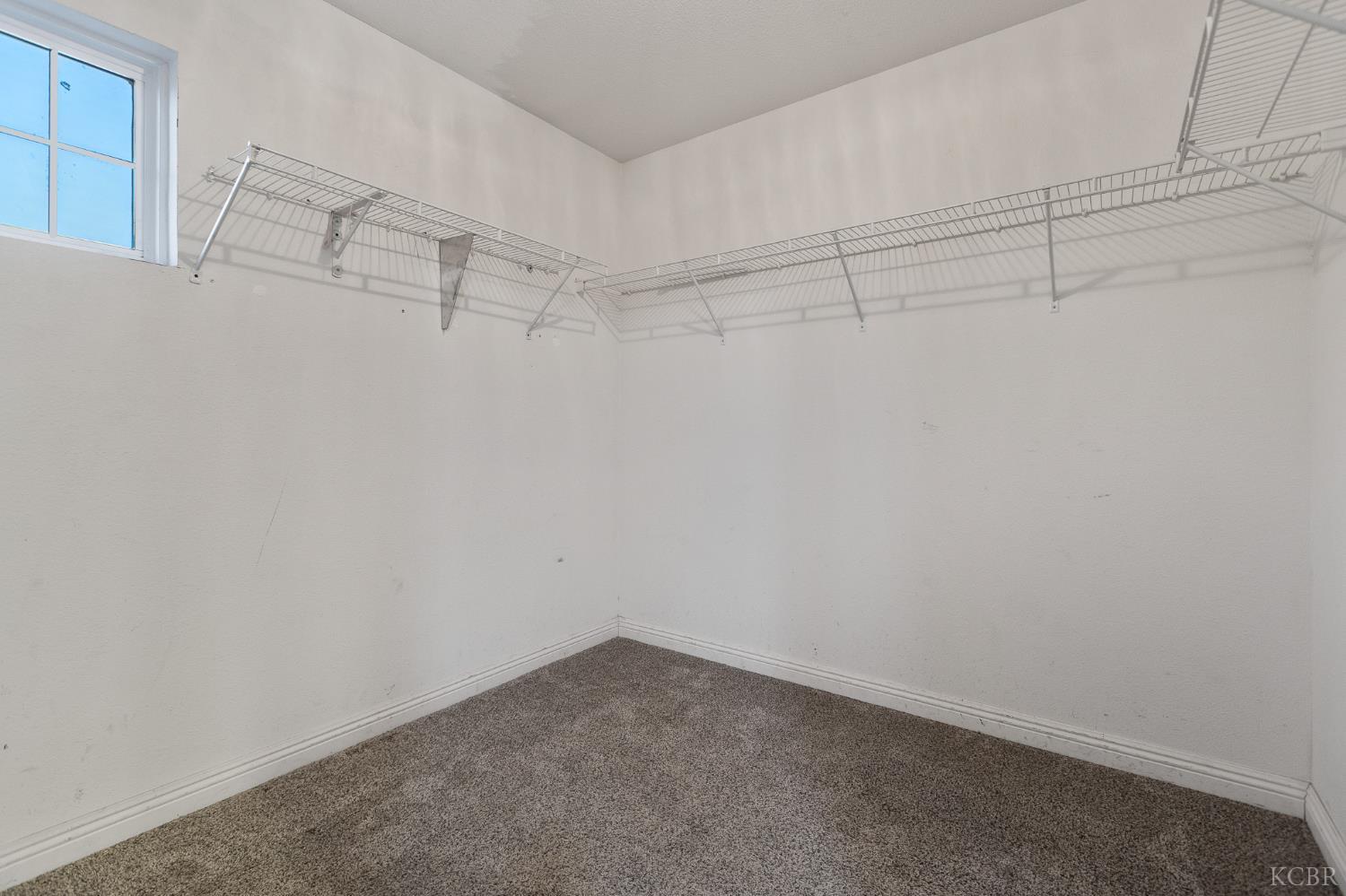 914 W Russell Ave, Visalia, CA 93277