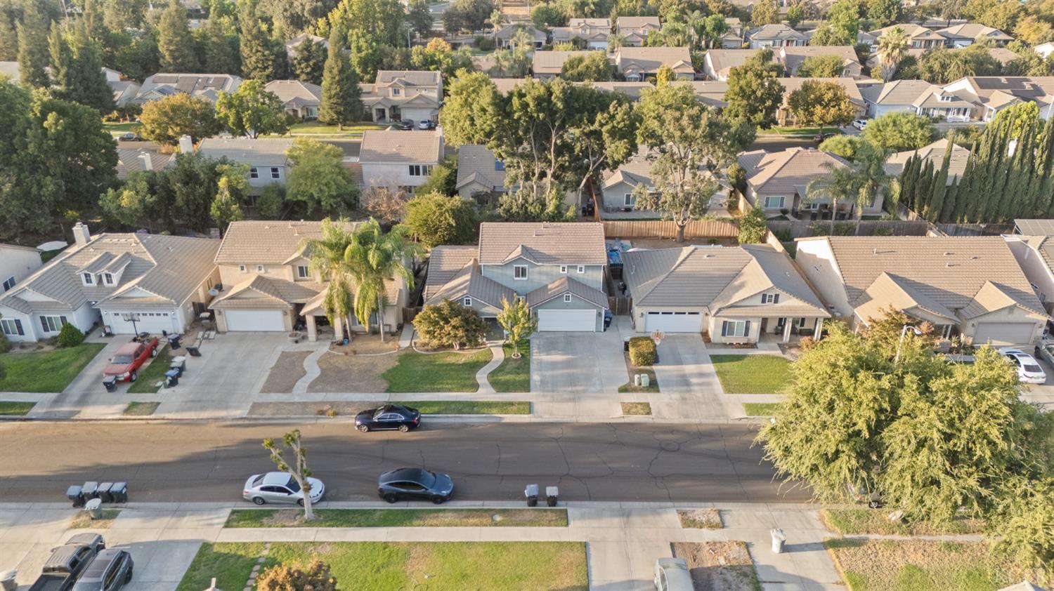 914 W Russell Ave, Visalia, CA 93277