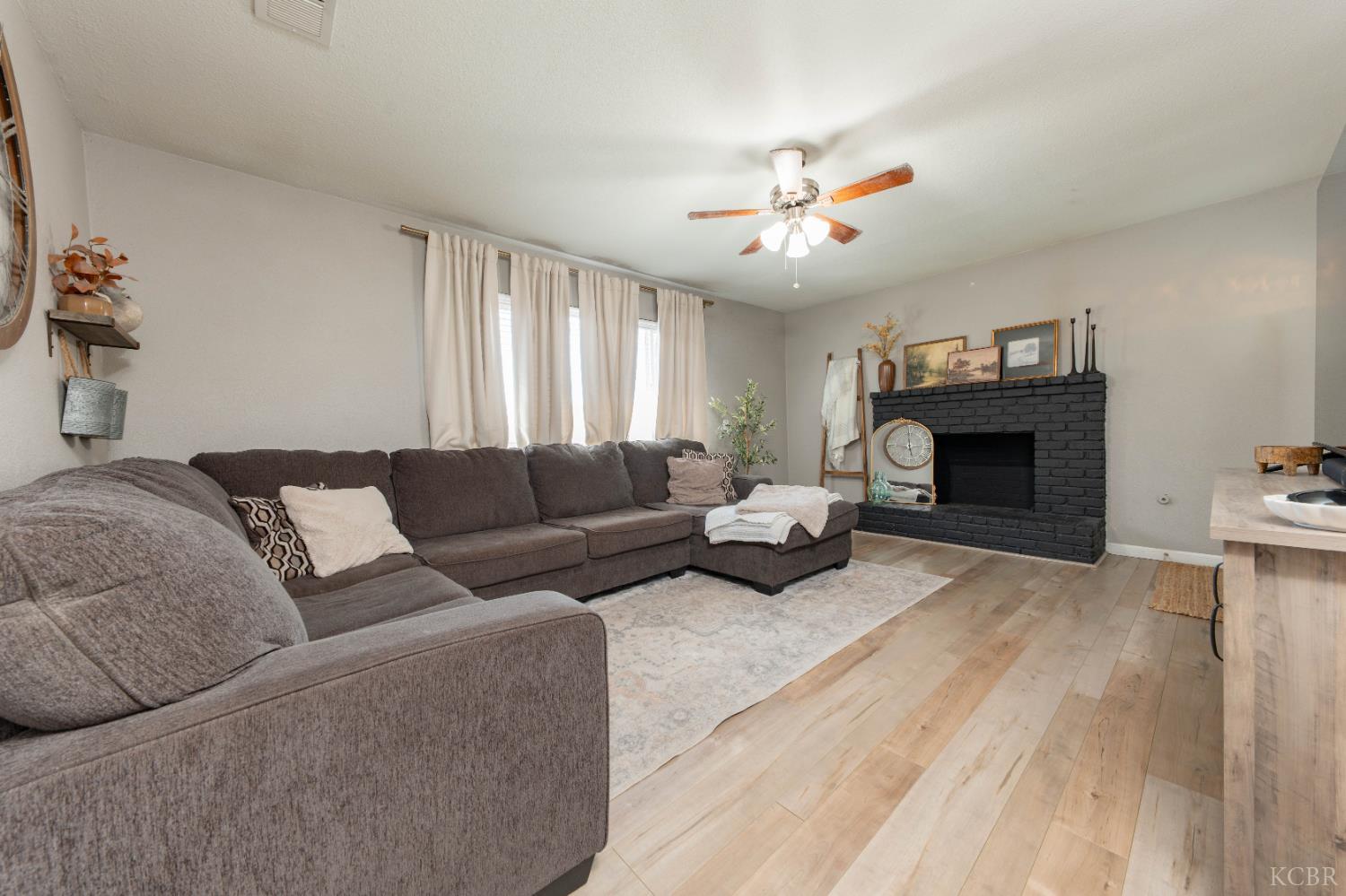 770 S Pratt St, Tulare, CA 93274